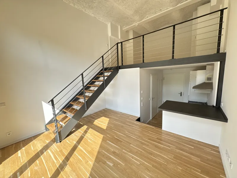 Hochwertige Maisonette mit großer Terrasse im Spreekarree — photo 1